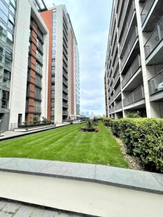 Lovely Waterfront Flat Canary Wharf Excel Centre Apartman London Kültér fotó