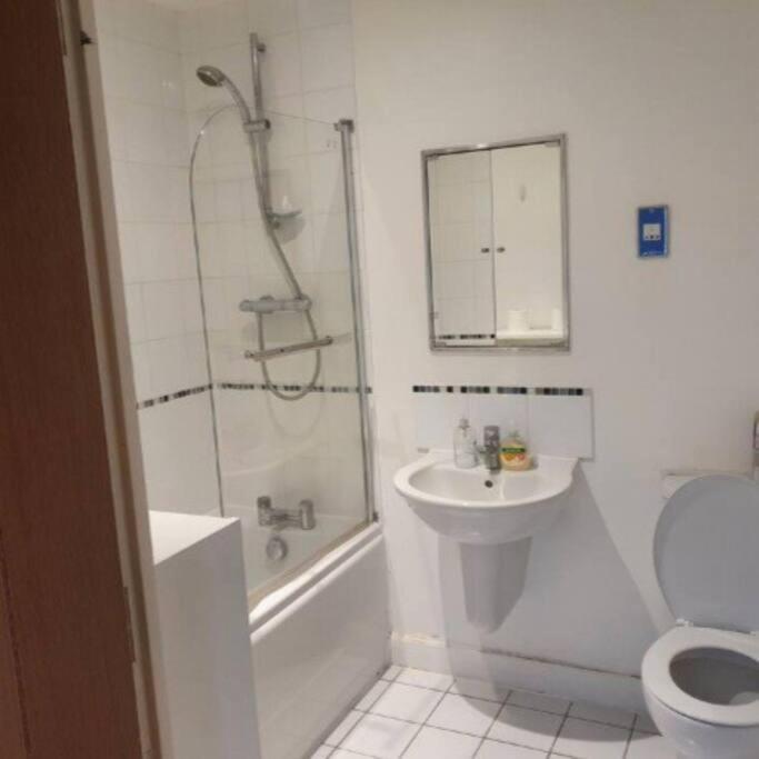 Lovely Waterfront Flat Canary Wharf Excel Centre Apartman London Kültér fotó
